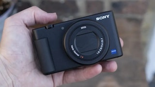 2026年版】Sony VLOGCAM ZV-1とCyber-shot RX100 VII(DSC-RX100M7)を